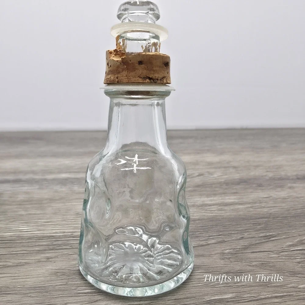 Vintage 1960's Thumb Pinch Glass Decanter Bottle W/ Stopper - 11